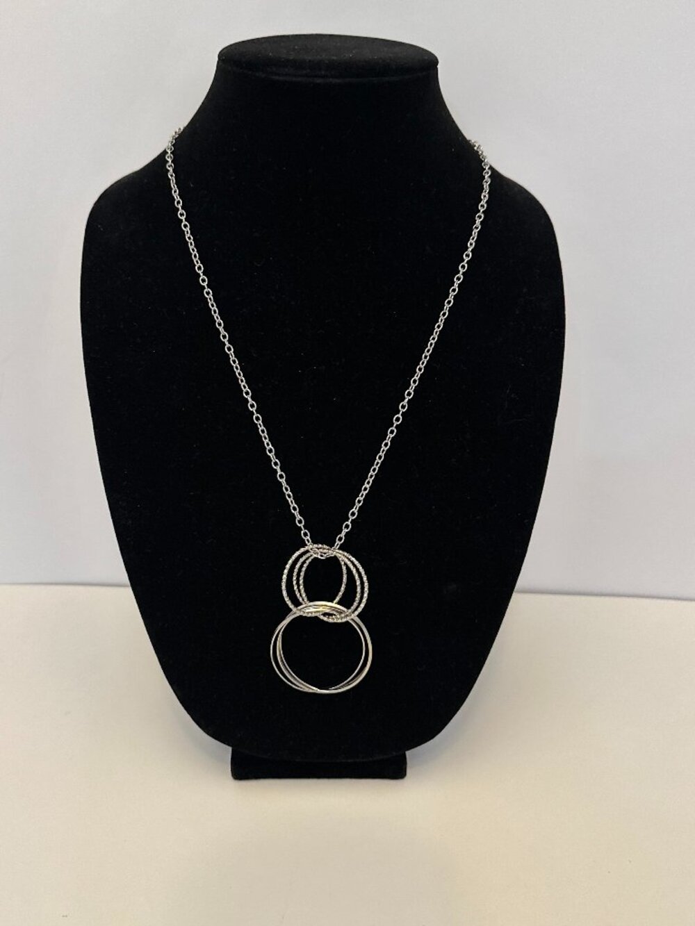 Silver Tone Interlocking Circle Pendant Necklace Long Chain Layered Rings